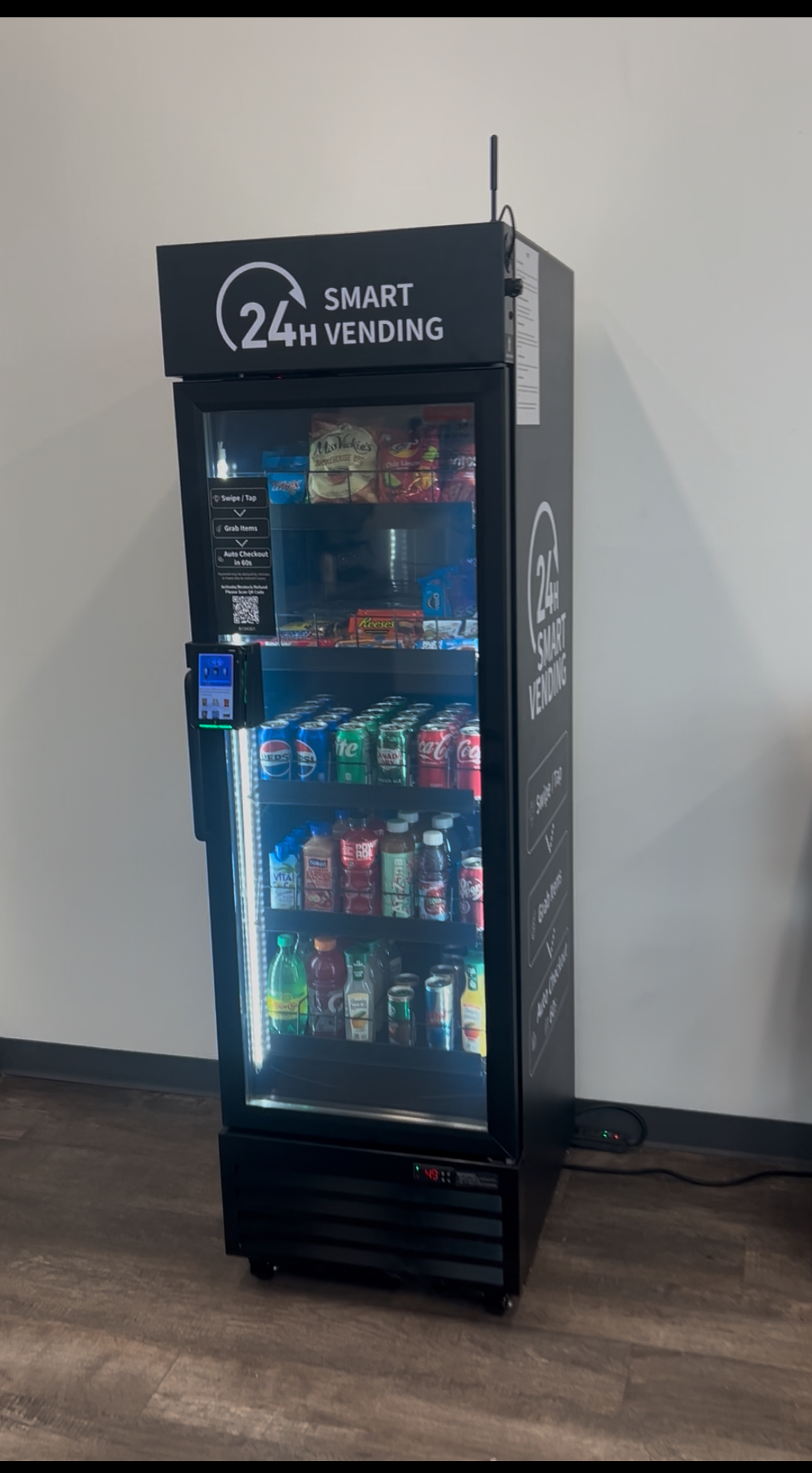 24H Smart Vending machine fully stocked